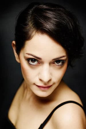 სეზინ აქბაშოგულარი